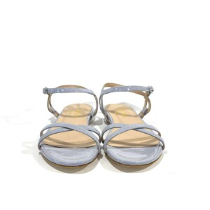 Flache Sandale La Belle Lackleder Cielo Hellblau