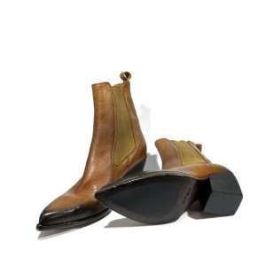 Elena Iachi - Texan Boots Sax Sughero.jpg