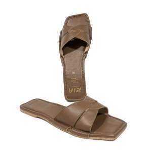 Flats - Sandalen RIA - Farbe Moka - Leder